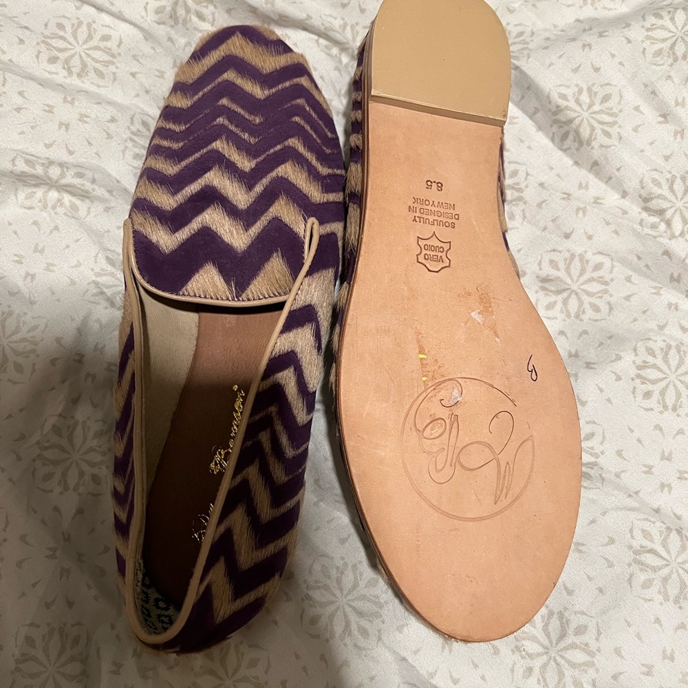 Brand new never worn cowhide loafer